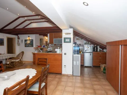 Sale, three bedroom apartment, 121m², Donja Lastva, Tivat - image 3