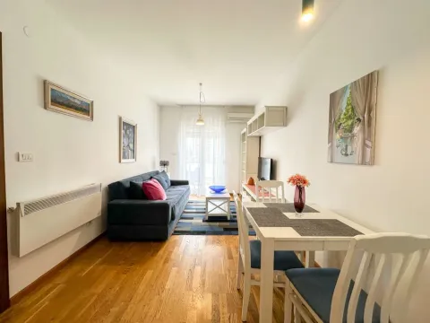 Rent, one bedroom apartment, 50m², City Kvart, Podgorica - image 1