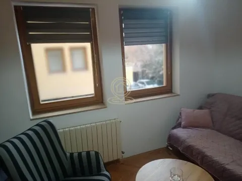 Izdavanje, dvosoban stan, 60m², Centar, Novi Sad - image 8