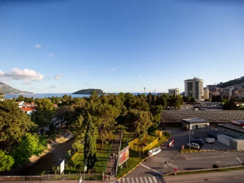 Izdavanje, dvosoban stan, 109m², Budva, Crna Gora - image 19