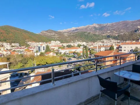 Rent, one bedroom apartment, 38m², Centar, Budva - image 1