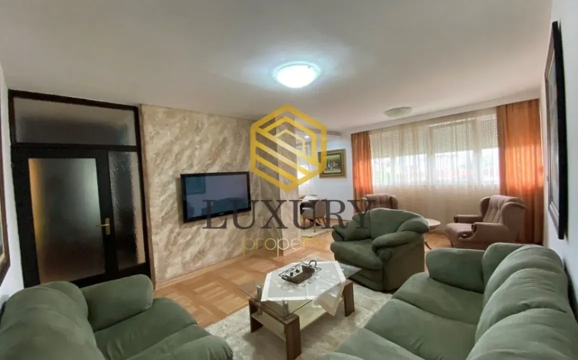 Izdavanje, dvosoban stan, 80m², Stari Aerodrom, Podgorica