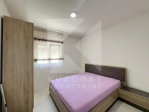 Izdavanje, kuća, 260m², Kokoti, Podgorica - image 11