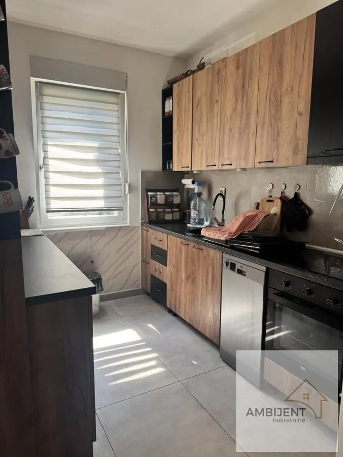 Prodaja, trosoban stan, 71m², Stari Banovci, Stara Pazova