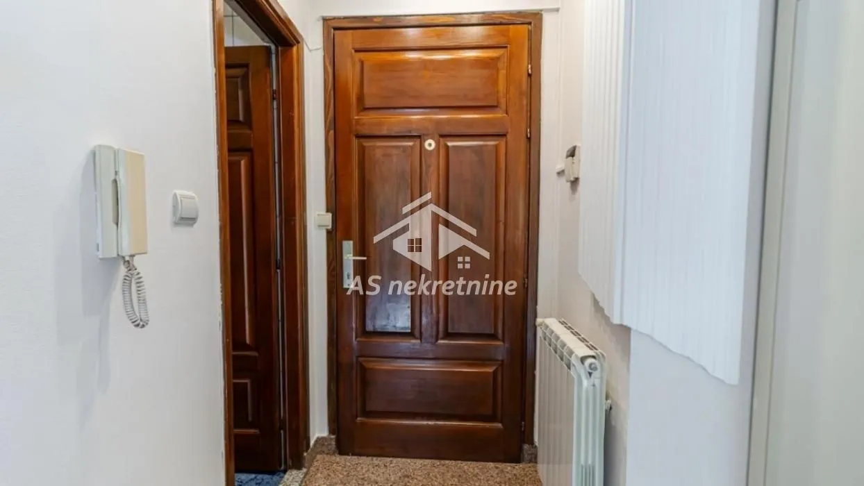 Izdavanje, stan, 210m², Savski Venac, Beograd