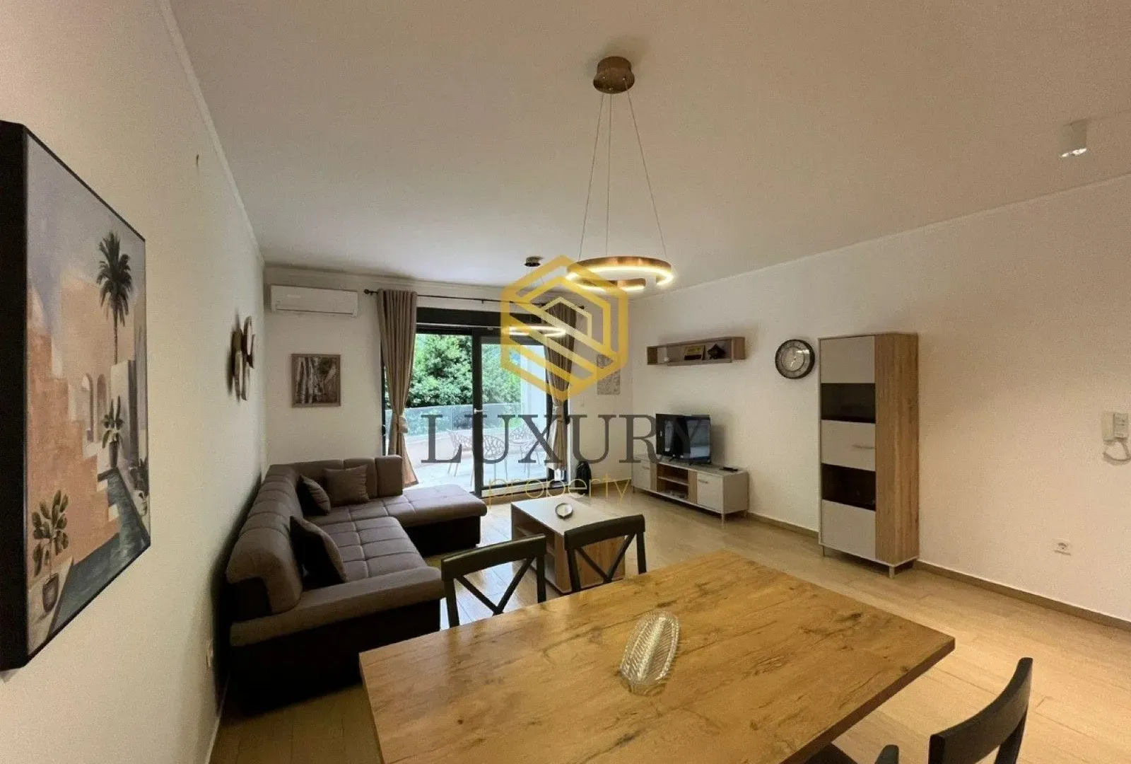 Rent, one bedroom apartment, 80m², Dobrota, Kotor