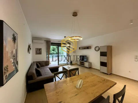 Rent, one bedroom apartment, 80m², Dobrota, Kotor - image 5