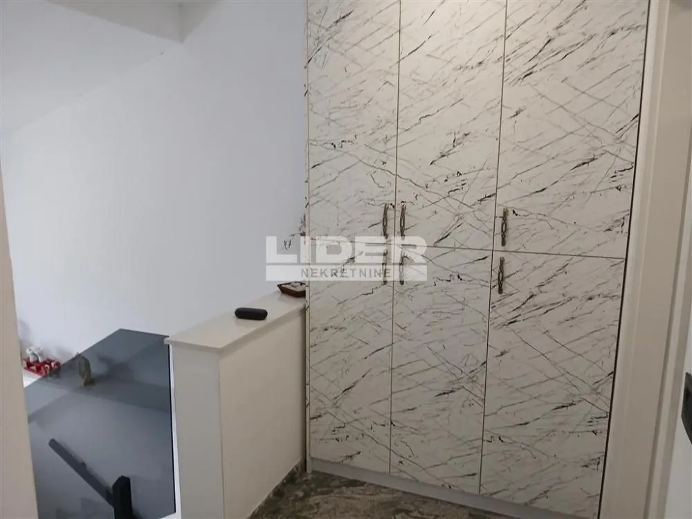 Sale, apartment, 150m², Uciteljsko Naselje, Zvezdara Sve Podlokacije