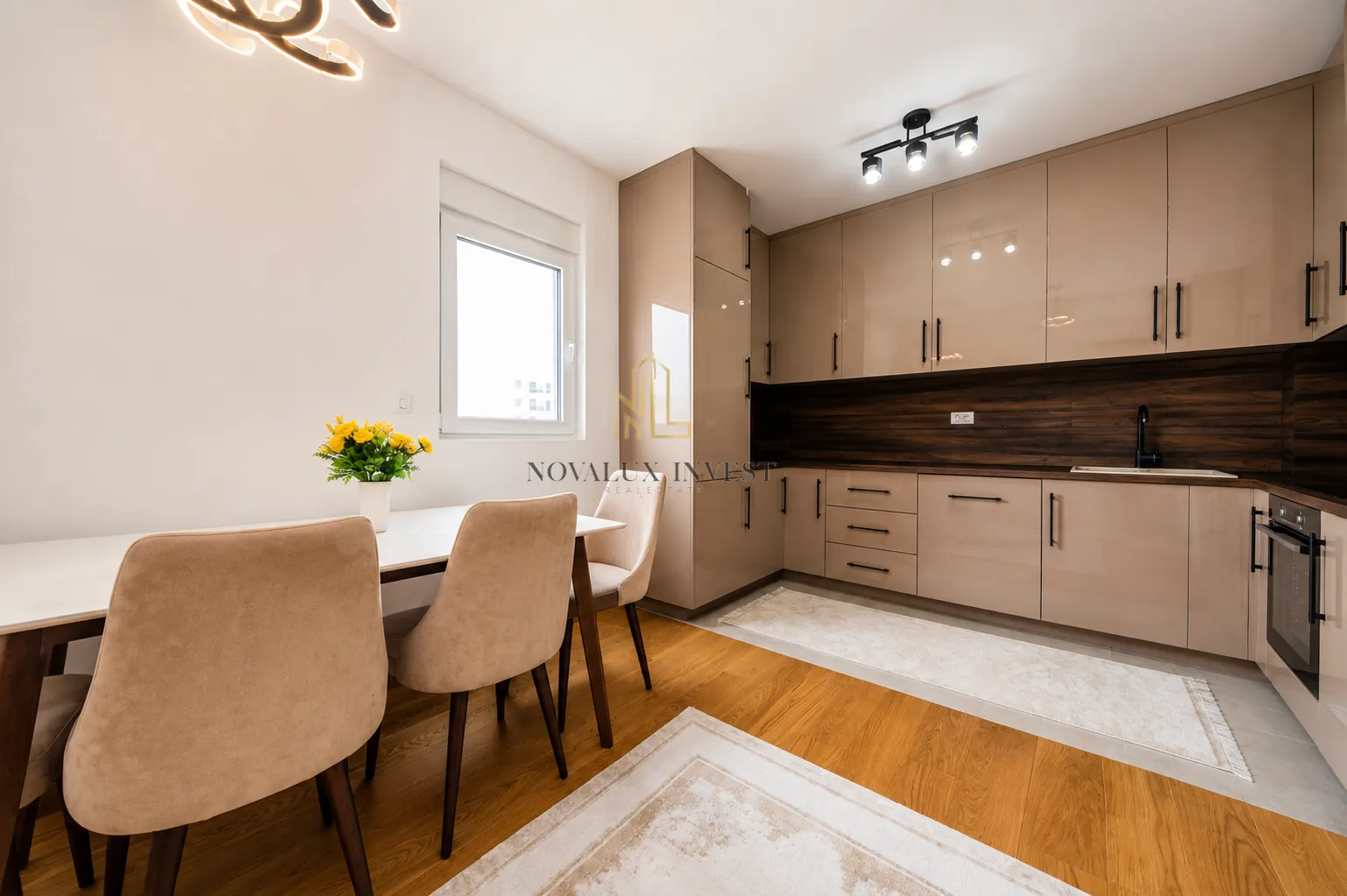 Izdavanje, dvosoban stan, 71m², New City, Podgorica