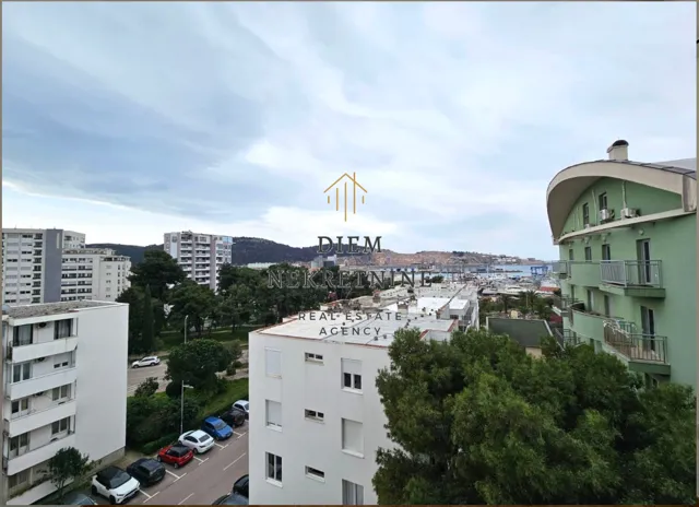 Sale, two bedroom apartment, 76m², Centar, Bar