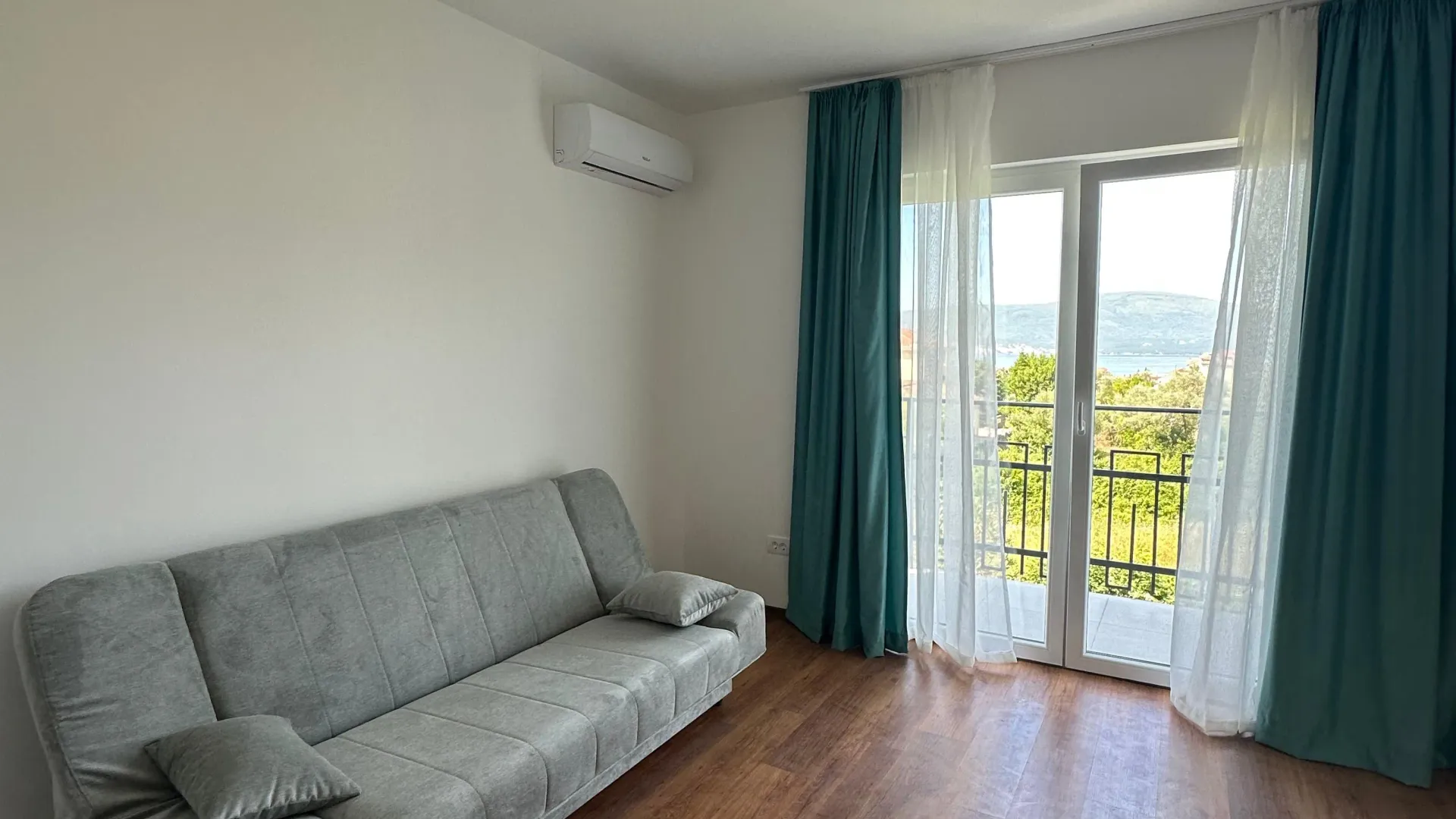 Rent, one bedroom apartment, 38m², Seljanovo, Tivat