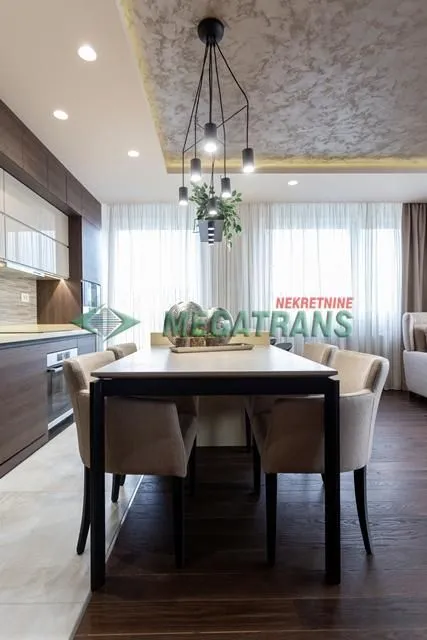 Izdavanje, četvorosoban stan, 112m², Bulevar Oslobodjenja, Novi Sad Sve Podlokacije