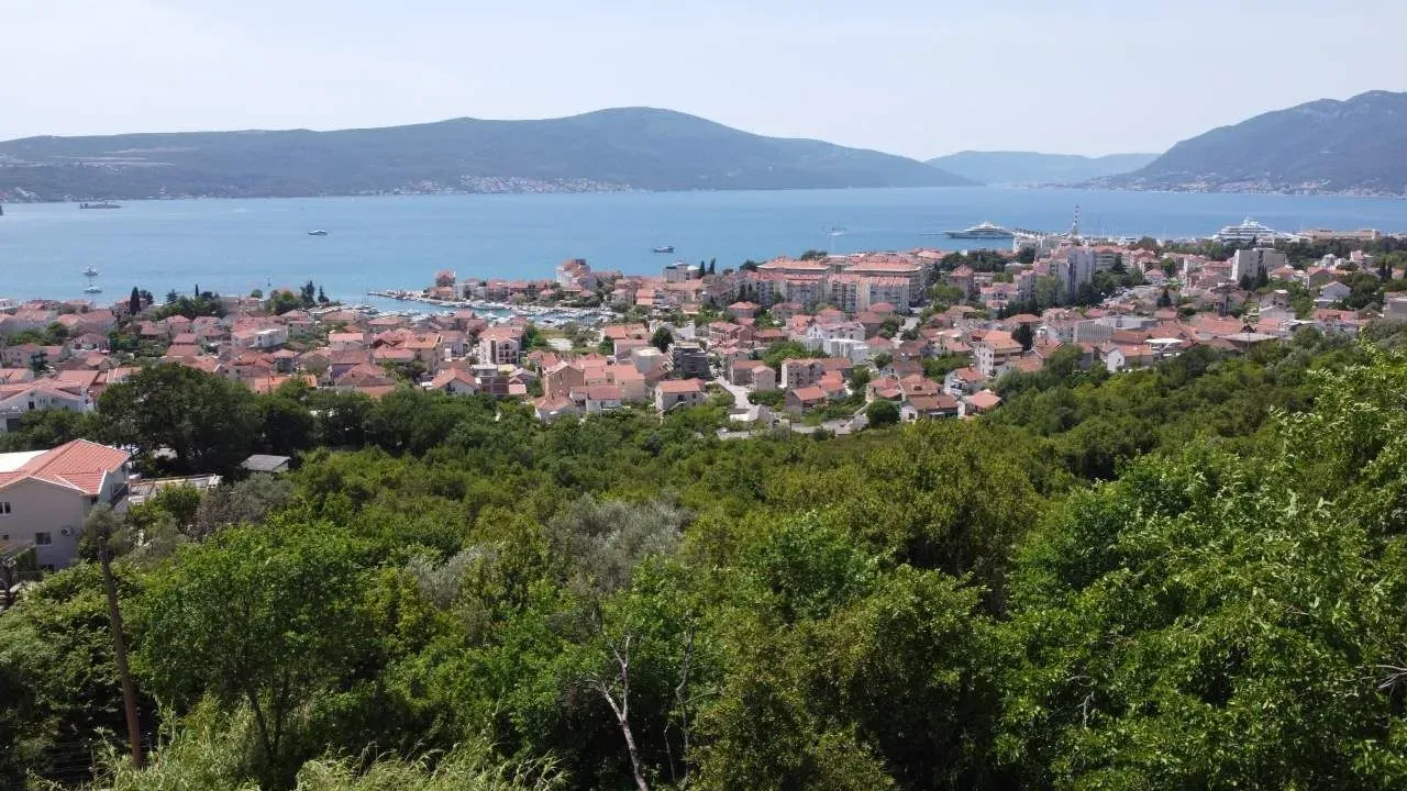 Sale, land lot, 1240m², Tivat, Crna Gora