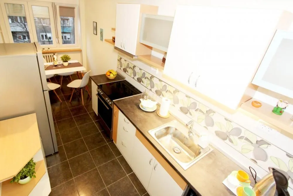 Izdavanje, dvosoban stan, 54m², Savski Venac, Beograd