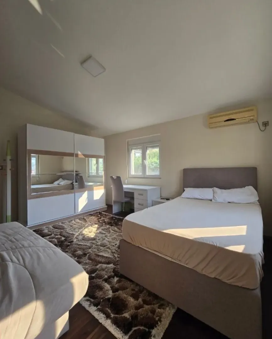 Prodaja, kuća, 175m², Velje Brdo, Podgorica