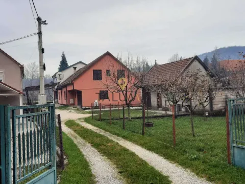 Sale, house, 220m², Humci, Cetinje - image 2