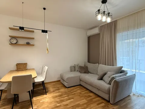 Sale, one bedroom apartment, 43m², Bečići, Budva - image 1