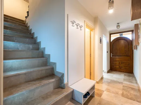 Sale, house, 142m², Zabjelo, Podgorica - image 11