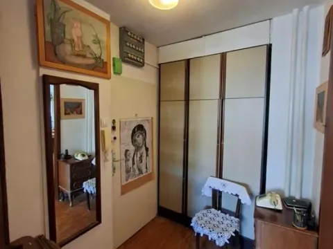 Prodaja, trosoban stan, 77m², Skojevsko Naselje, Beograd - image 10