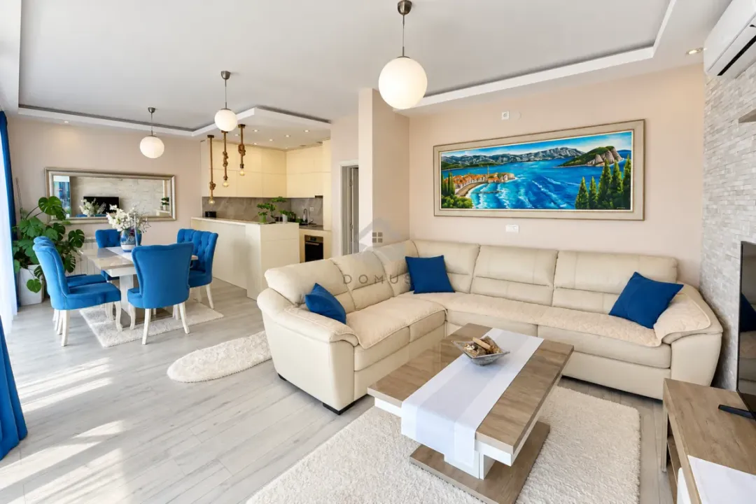 Rent, two bedroom apartment, 70m², Bečići, Budva