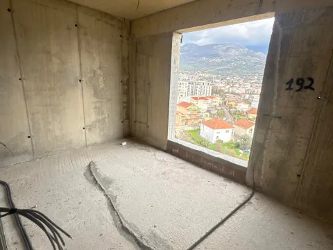 Prodaja, dvosoban stan, 84m², Centar, Bar - image 12