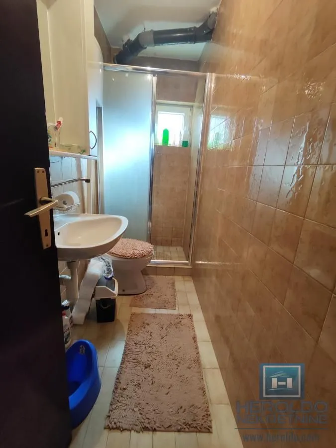 Prodaja, kuća, 270m², Budžino brdo, Jagodina