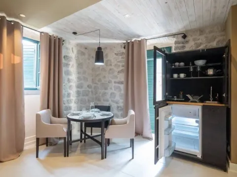 Prodaja, kuća, 320m², Risan, Kotor - image 11