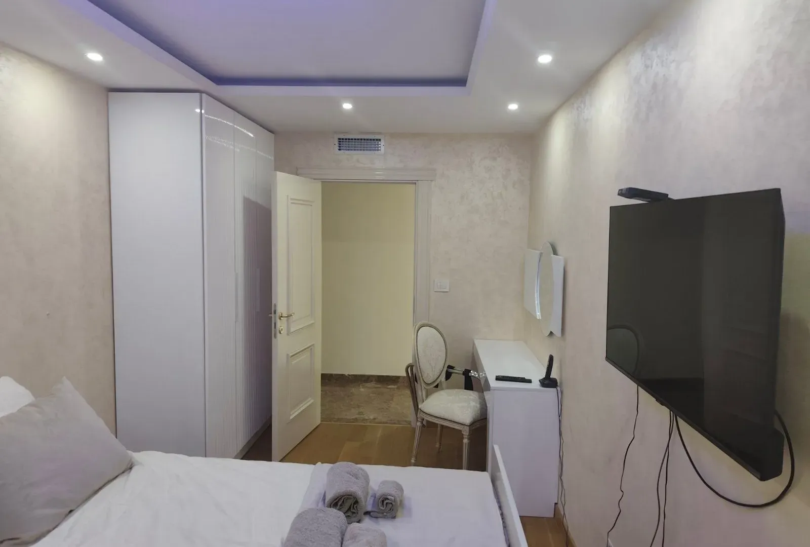 Prodaja, dvosoban stan, 184m², Centar, Loznica