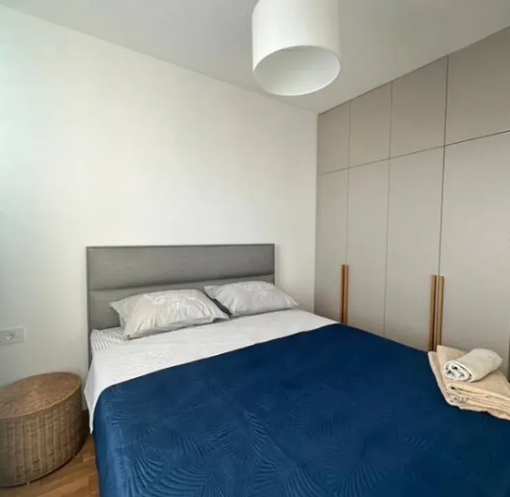 Izdavanje, dvosoban stan, 62m², Bečići, Budva