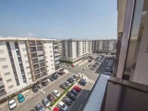 Izdavanje, jednosoban stan, 52m², City Kvart, Podgorica - image 9