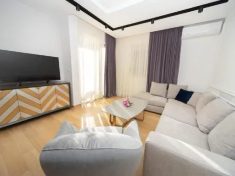 Izdavanje, jednosoban stan, 50m², Bečići, Budva - image 4