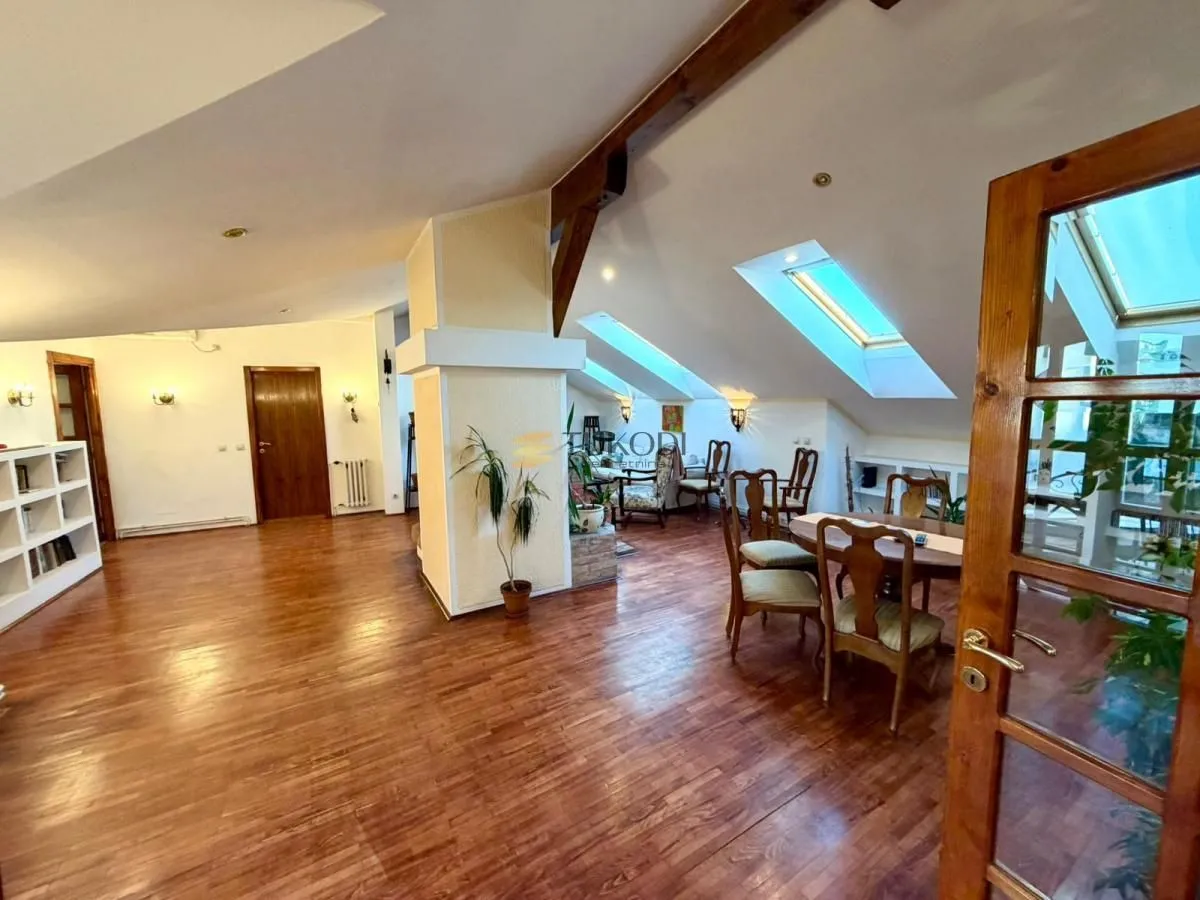 Rent, apartment, 210m², Stari Grad, Beograd