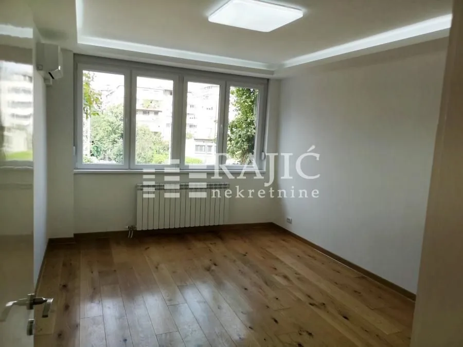Izdavanje, dvosoban stan, 67m², Stari Grad, Beograd
