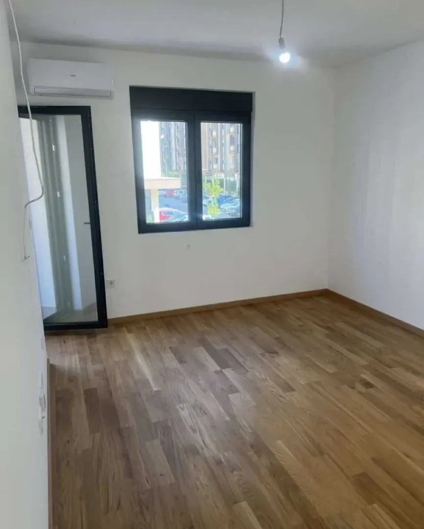Izdavanje, dvosoban stan, 53m², Podgorica, Crna Gora