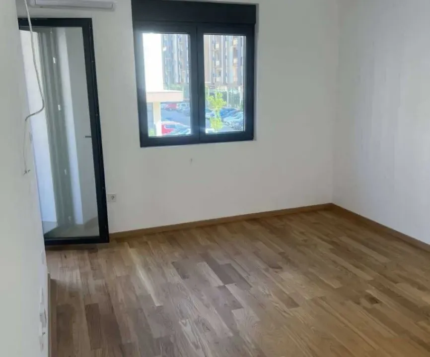 Izdavanje, dvosoban stan, 53m², Podgorica, Crna Gora