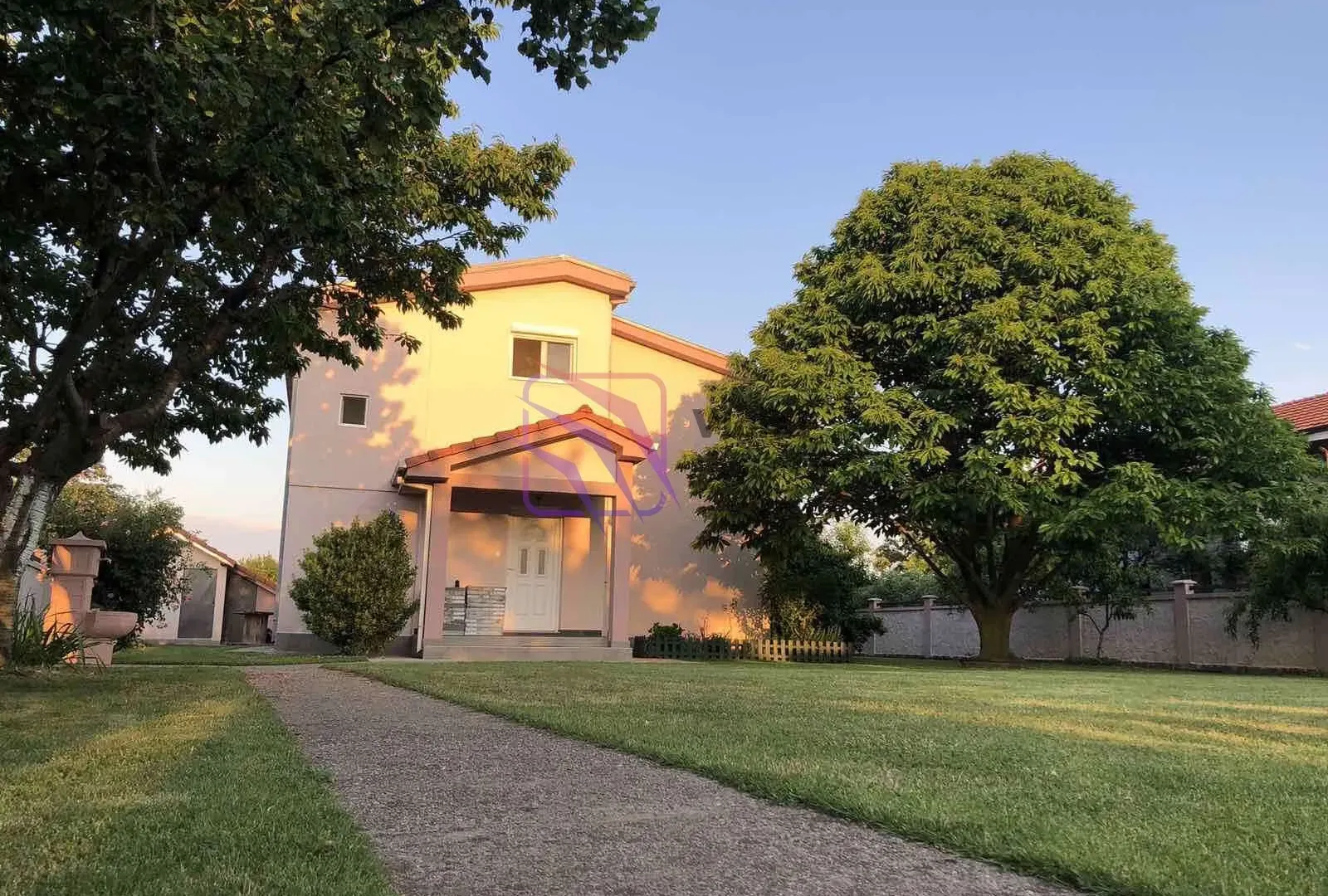 Izdavanje, kuća, 350m², Donji Kokoti, Podgorica