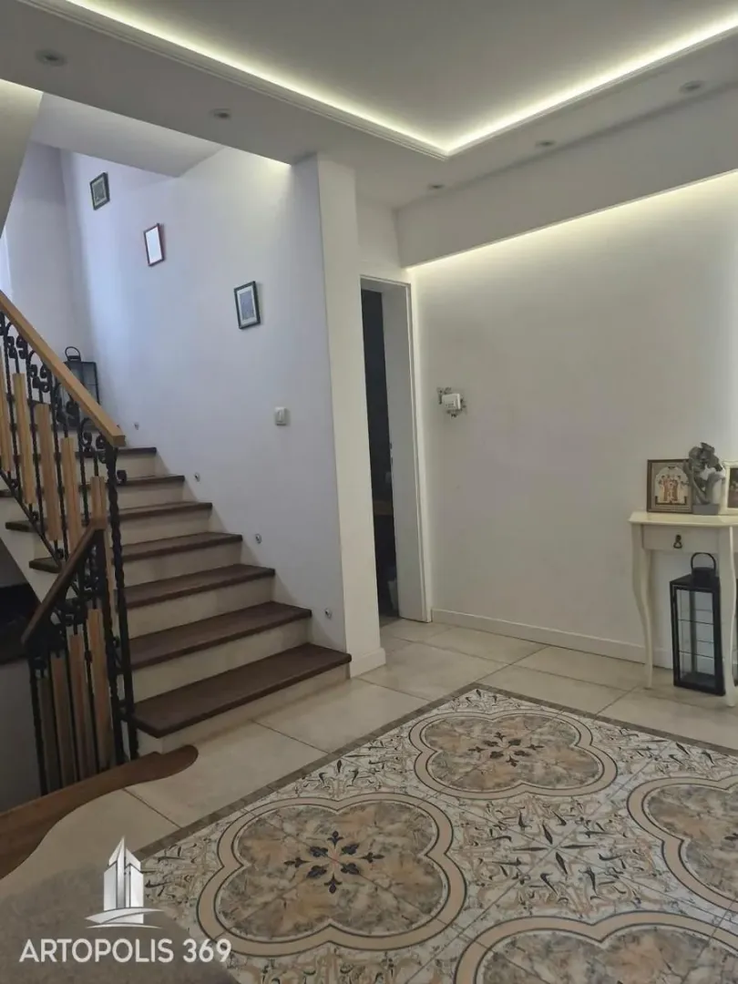 Prodaja, kuća, 271m², Banjica, Voždovac Sve Podlokacije
