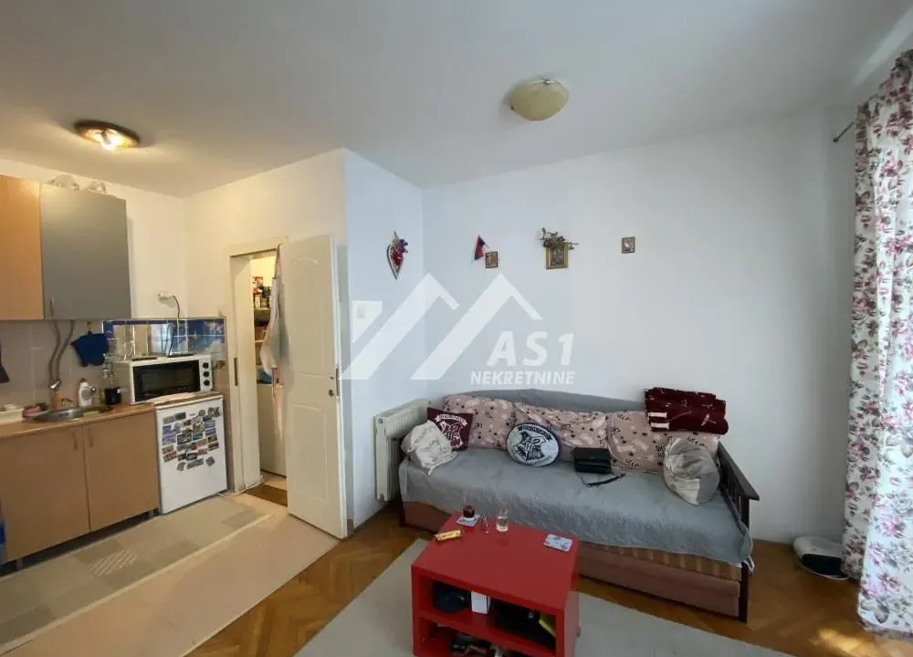 Izdavanje, jednosoban stan, 33m², Grbavica, Novi Sad Sve Podlokacije