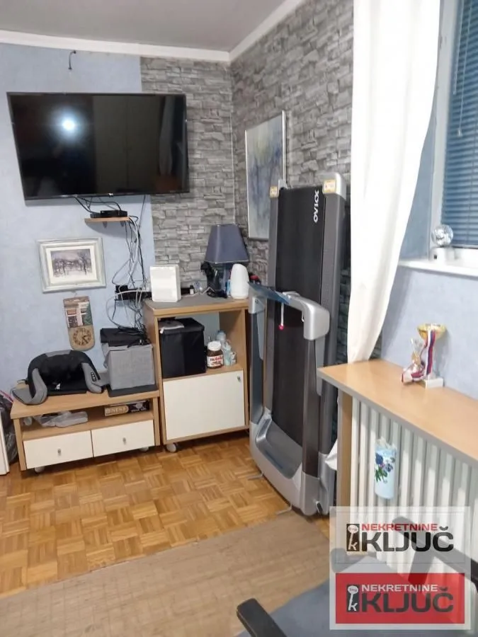 Prodaja, četvorosoban stan, 84m², Novo naselje, Novi Sad