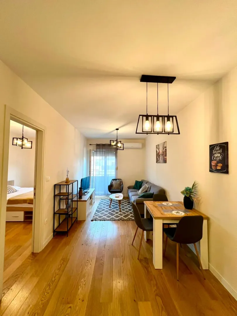 Prodaja, jednosoban stan, 40m², Central Point, Podgorica
