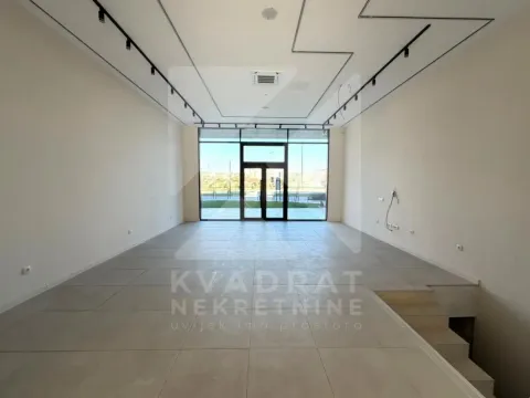 Rent, office space, 163m², Central Point, Podgorica - image 1