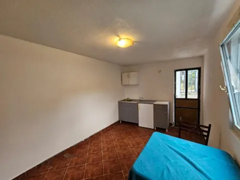 Rent, house, 32m², Šušanj, Bar - image 10