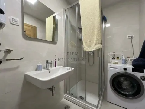 Izdavanje, dvosoban stan, 950m², New City, Podgorica - image 5