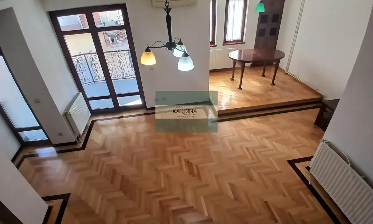 Prodaja, četvorosoban stan, 105m², Centar, Jagodina