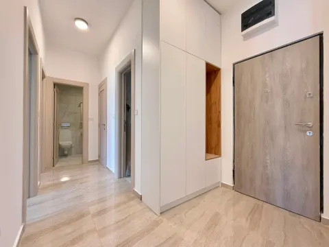 Prodaja, dvosoban stan, 69m², Zabjelo, Podgorica - image 10