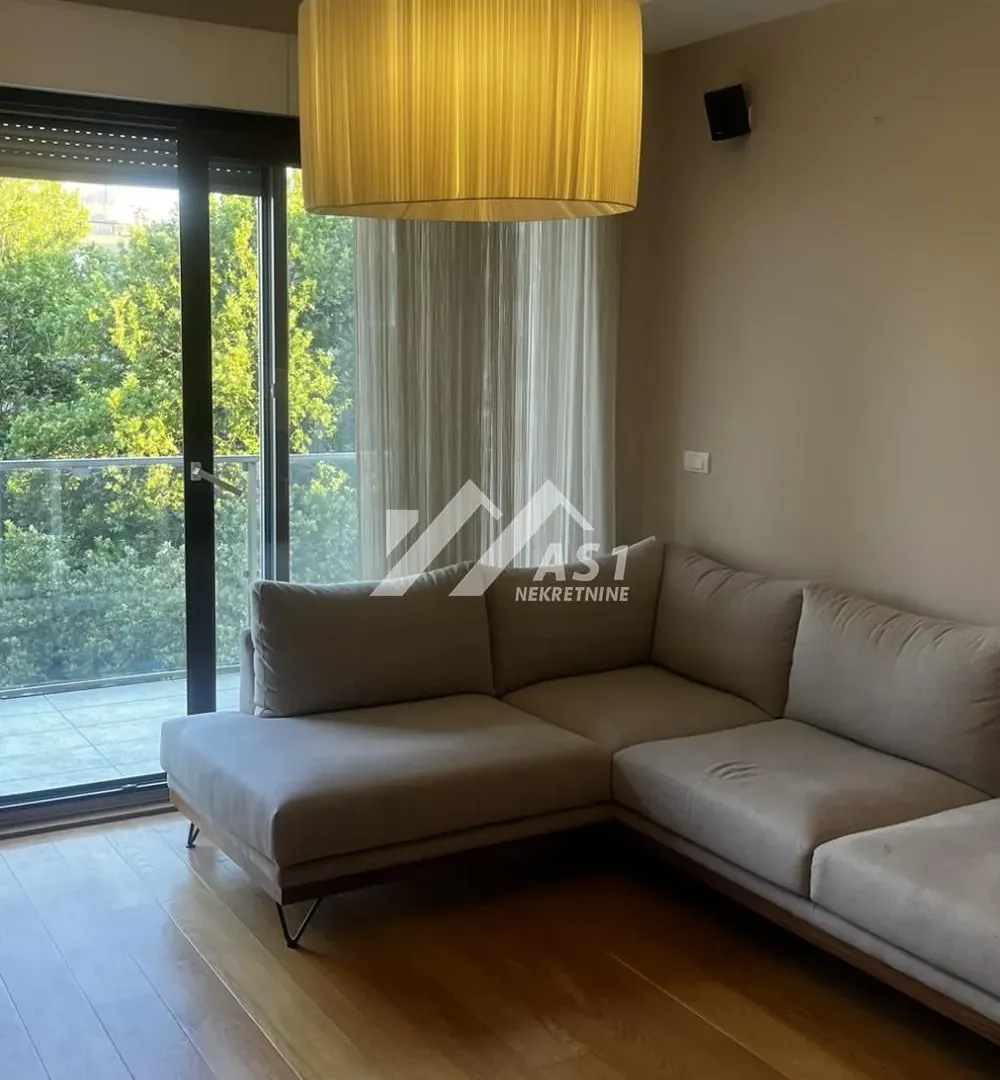 Izdavanje, trosoban stan, 85m², Adamovićevo Naselje, Novi Sad Sve Podlokacije