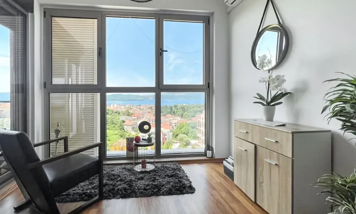 Prodaja, jednosoban stan, 49m², Tivat, Crna Gora