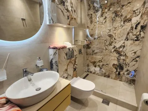 Rent, three bedroom apartment, 215m², Gorica C, Podgorica - image 16