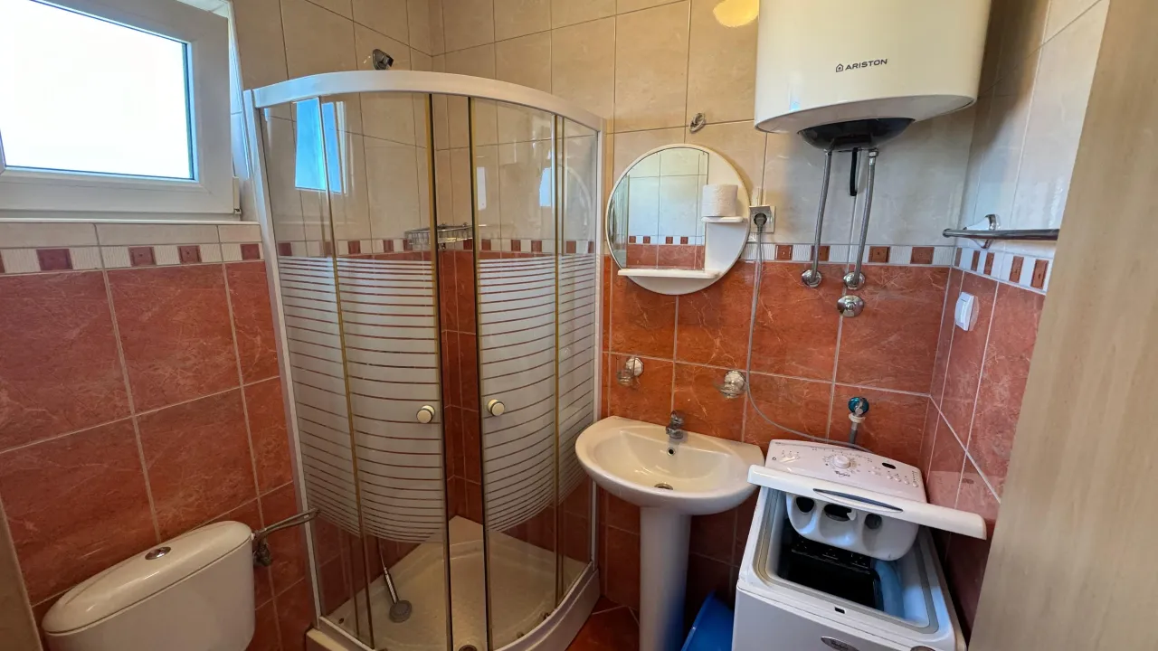 Rent, two bedroom apartment, 50m², Pržno, Budva