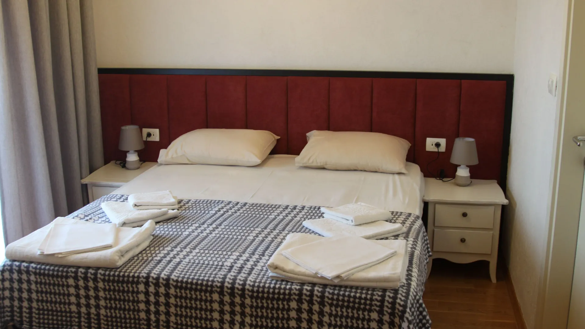 Rent, two bedroom apartment, 86m², Bečići, Budva